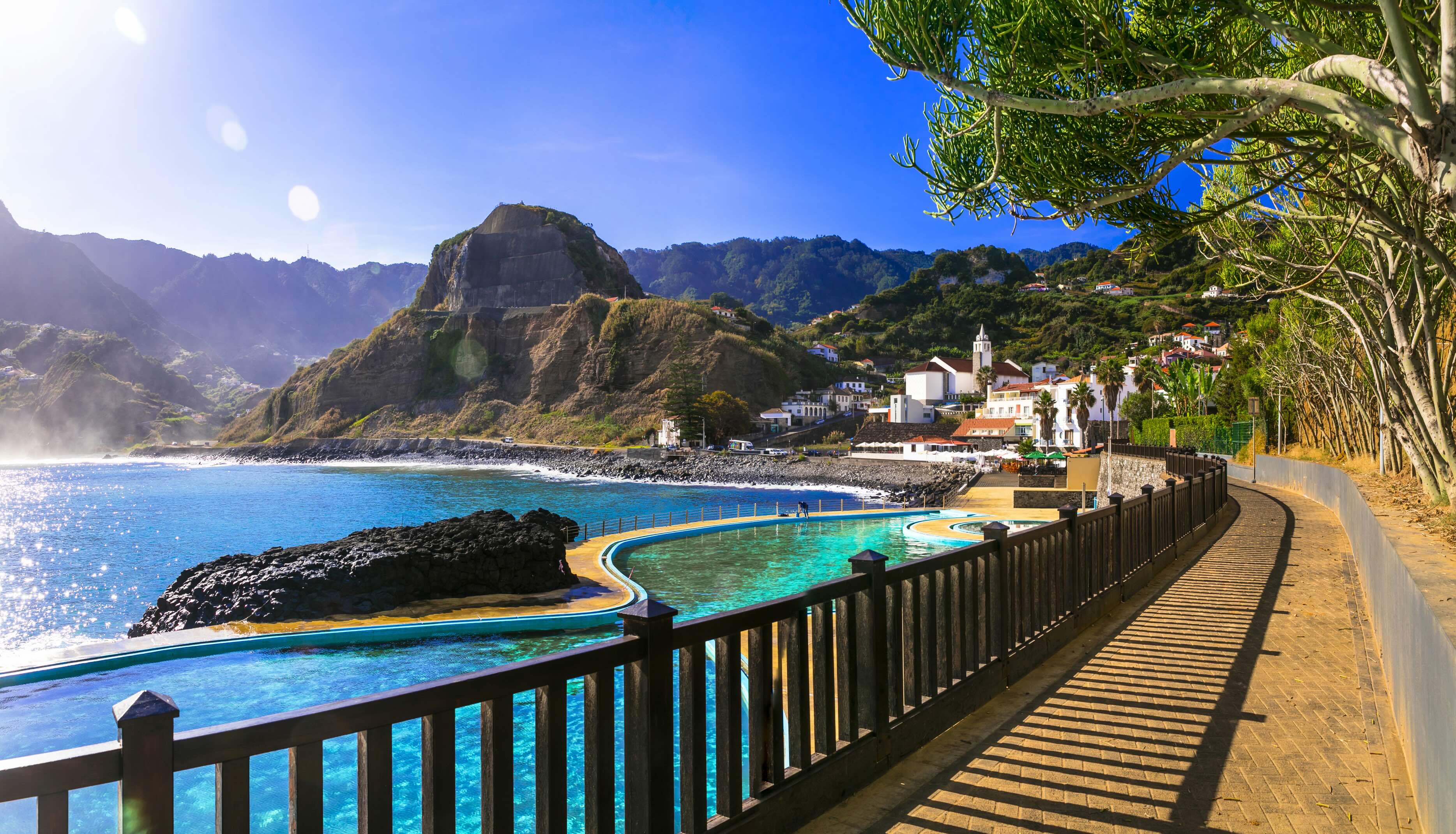 Porto da cruz Village